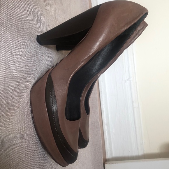 Shoes - Picture 4 of 6